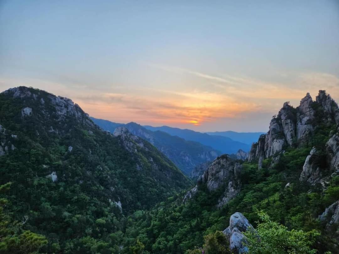 Seorak Hot Spring Mammoth Resotel Sokcho Bagian luar foto
